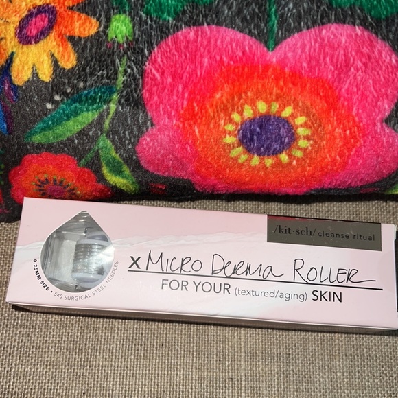 Kitsch Micro Derma Roller - Picture 2 of 8